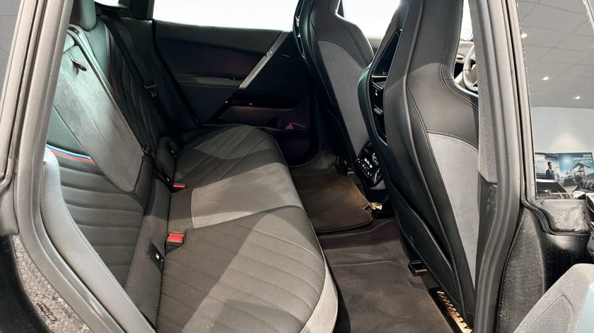 Bild 5 av BMW iX xDrive60 Fully charged, M-sport, Comfort, Drag