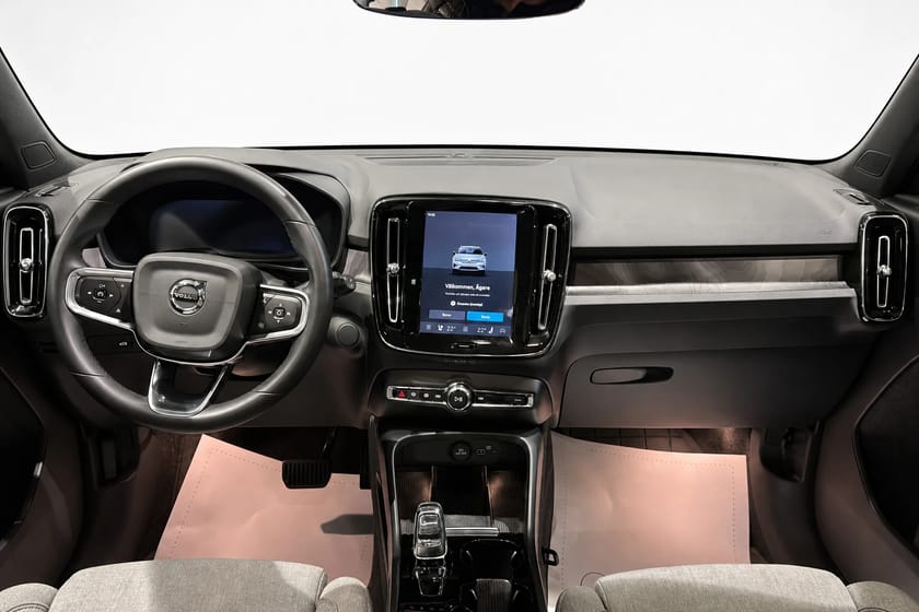 Bild 5 av Volvo XC40 Recharge Twin Ultimate Drag 360 H/K Panorama