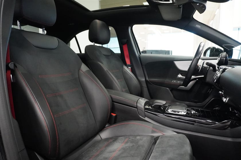 Bild 4 av Mercedes-Benz AMG A 35 4MATIC Sedan 