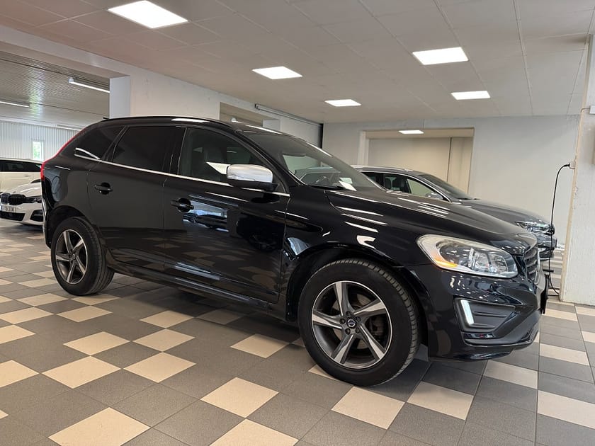 Bild 2 av Volvo XC60 D4 AWD Geartronic R-Design Business Värmare 181 Hk Drag