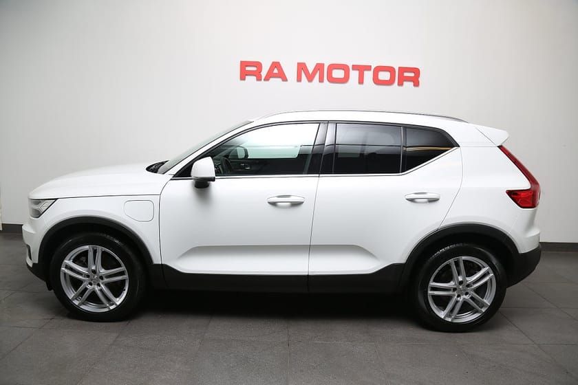 Bild 2 av Volvo XC40 Recharge T4 Plug-in Inscription H/K Orrefors Drag Moms