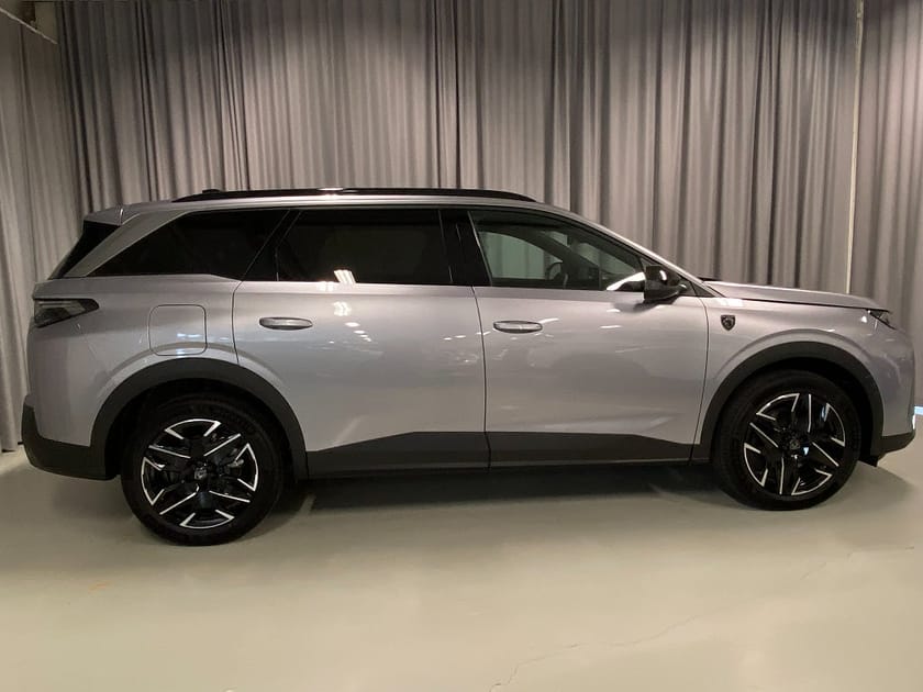 Bild 3 av Peugeot 5008 Hybrid 145