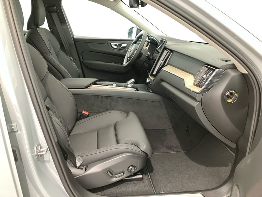 Bild 4 av Volvo XC60 T6 Plus Dark Nordic Edition | Vinterhjul - 9 900 kr | Snabb leverans