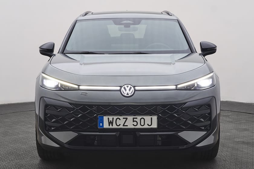 Bild 3 av Volkswagen T-Roc R-LINE  1.5 eTSI 150hk DSG7
