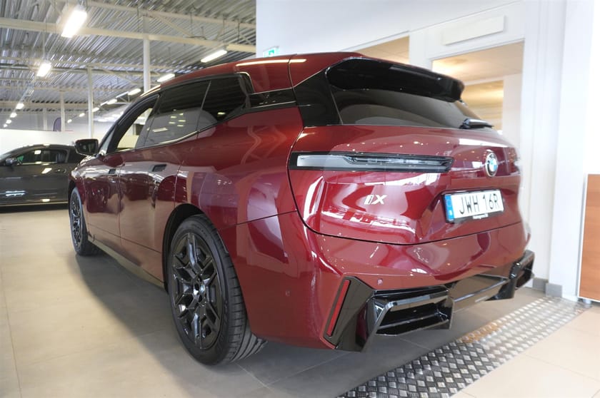 Bild 4 av BMW iX xDrive60 Fully Charged M Sport Pro Ed Drag DA H K