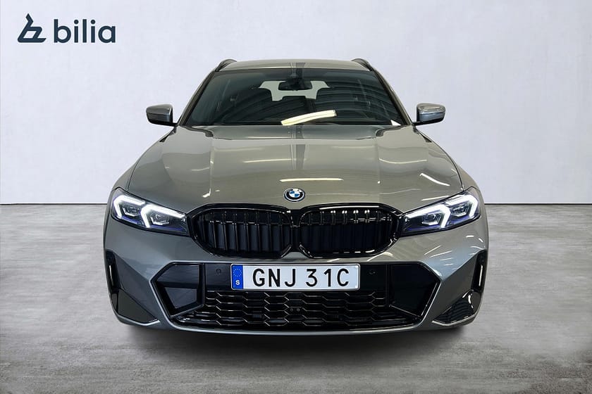 Bild 2 av BMW 330e xDrive Touring Touring/M Sport Pro/DEMO/Carbon Fibre/Drag/H&K