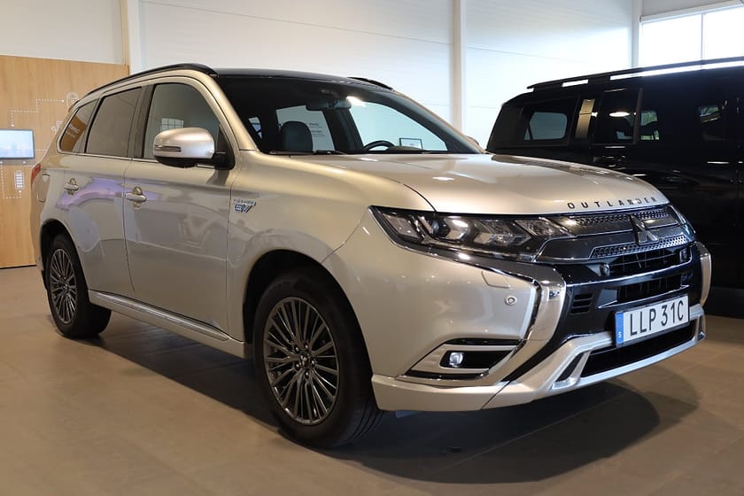 Bild 4 av Mitsubishi Outlander PHEV CVT S-Edition Lucka 360° Navi Läder Drag Rattvärme