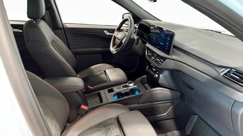 Bild 3 av Ford Kuga Plug-In Hybrid ST-Line X Laddhybrid 243hk / 360° kamera / Dragkrok
