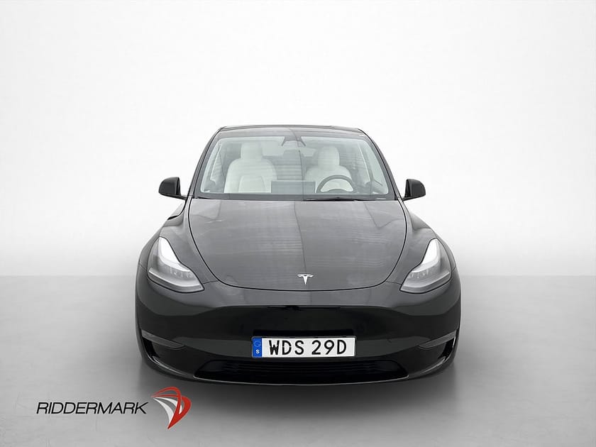 Bild 2 av Tesla Model Y Long Range AWD Autopilot Ljus Interiör MOMS