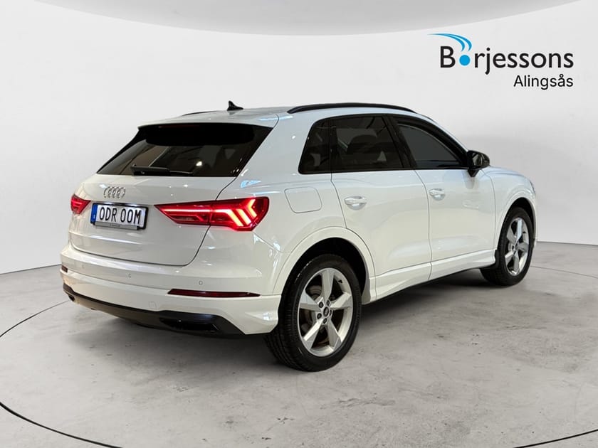 Bild 4 av Audi Q3 35 TFSI TSI 150hk S-Tronic Värmare/Drag/Kamera/Svart Optik