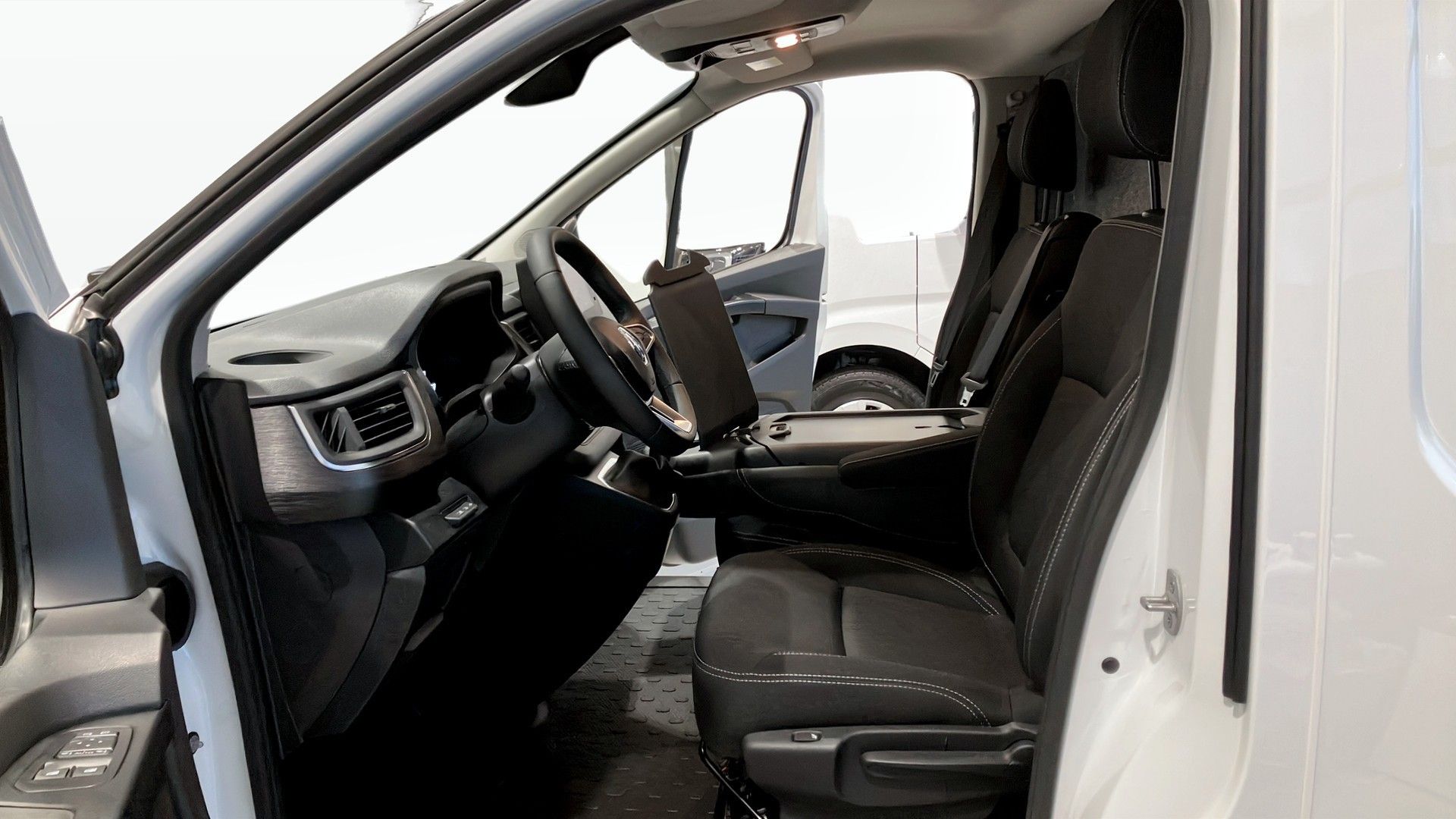 Renault Trafic EL L2H1 52KWH 2024, kuva 5/10