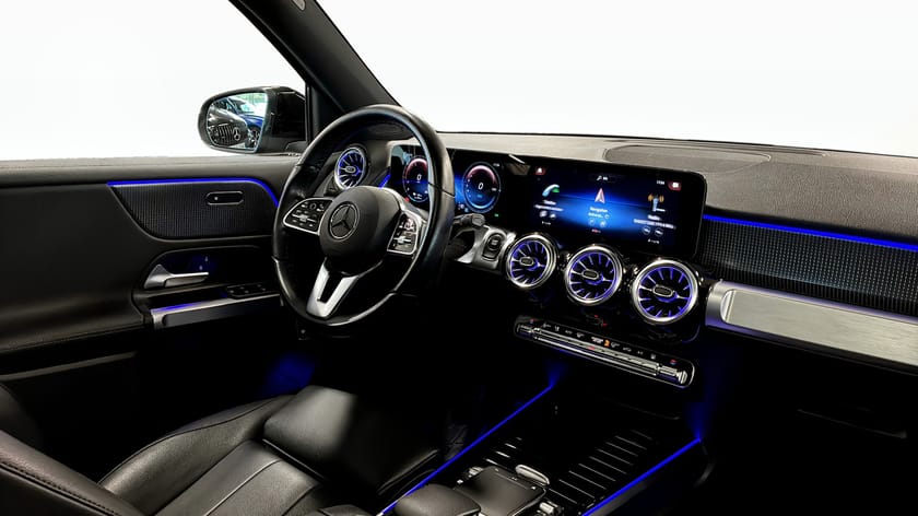 Bild 3 av Mercedes-Benz EQB 300 4MATIC Adaptiv Farthållare Panoramatak