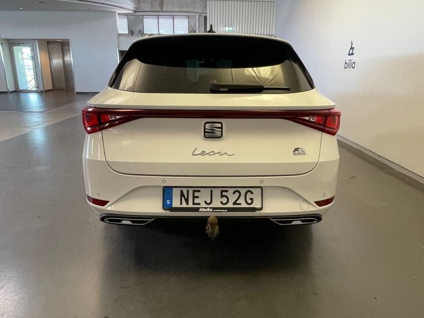 Bild 4 av SEAT León Sportstourer e-Hybrid – FR/ Bakkamera/ Navigation/ Dragkrok/