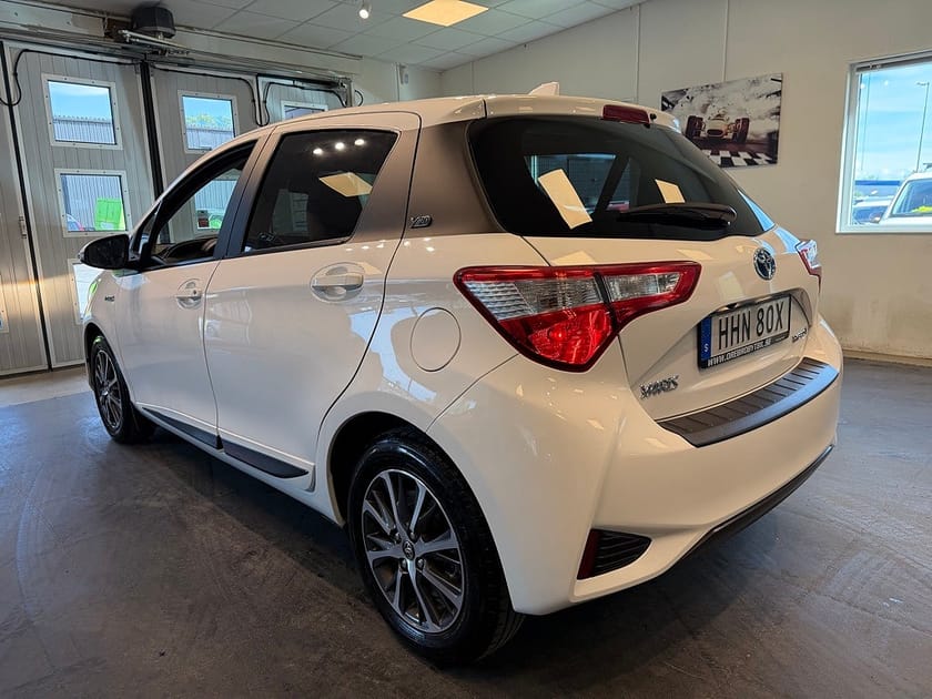 Bild 3 av Toyota Yaris Hybrid e-CVT Y20 B-kamera Lågmil M-värmare MOMS 101hk