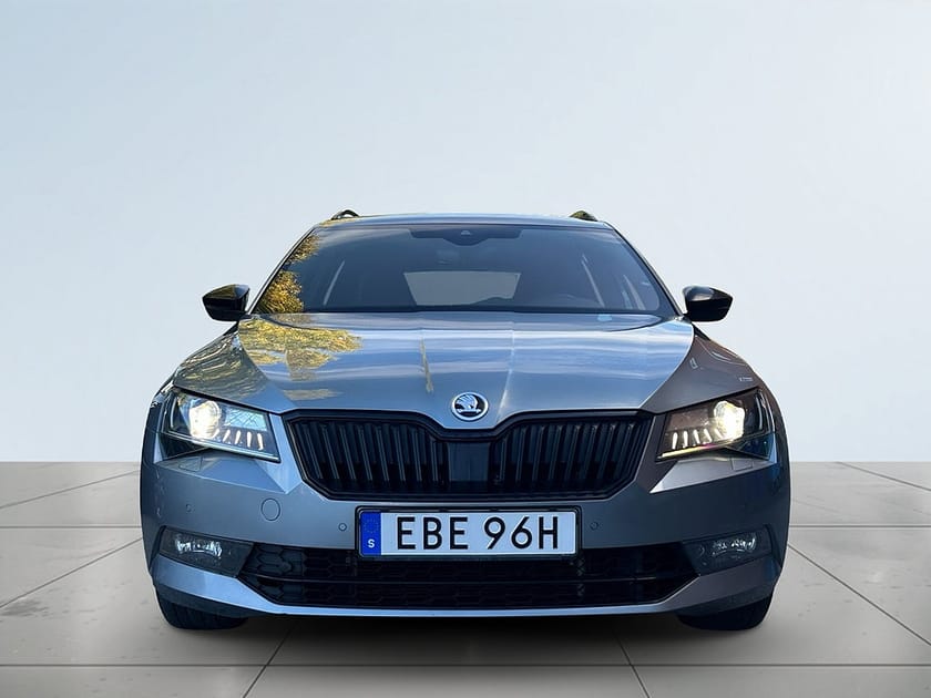 Bild 2 av Škoda Superb Kombi Skoda 4x4 Business Edition SoV-Däck/Navi/Adaptiv Fart/Kamera