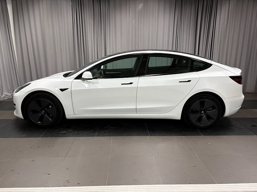 Bild 3 av Tesla Model 3 Standard Range RWD Autopilot MOMS
