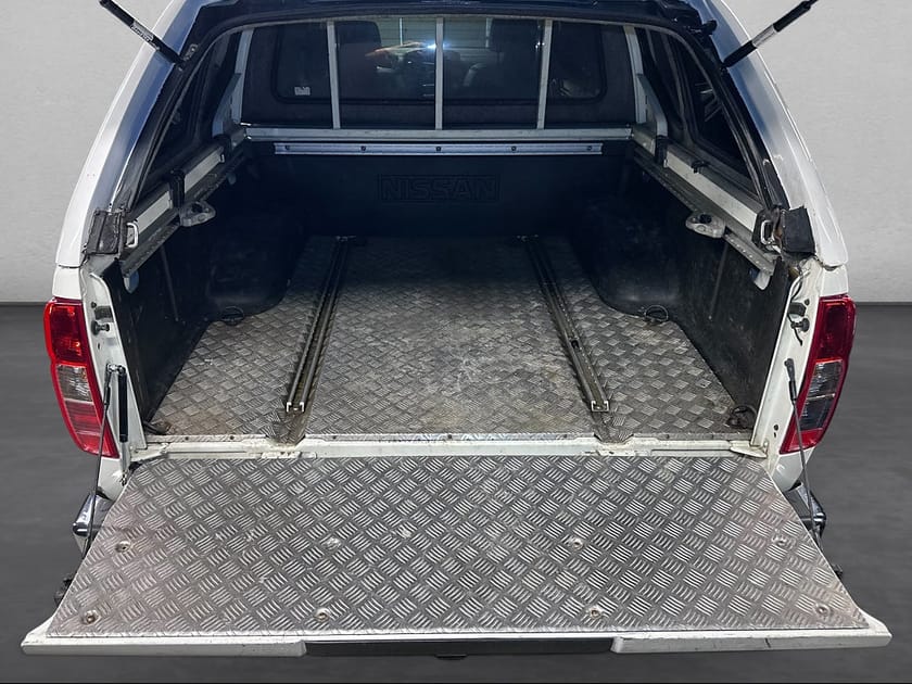 Bild 5 av Nissan Navara Dubbelhytt DUBBELHYTT|3.0 dCi V6|4x4|KÅPA|DIFFSPÄRR|TAKL|FARTH