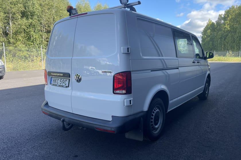 Bild 3 av Volkswagen Transporter Kombi 2.0 TDI 4MOTION (150hk) Verkstad