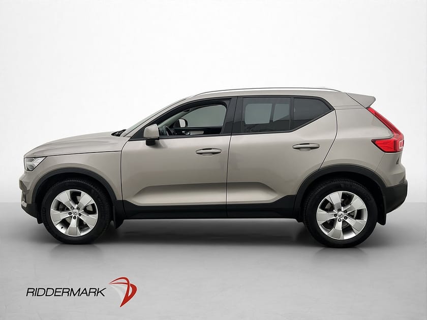 Bild 4 av Volvo XC40 B4 AWD Momentum VOC D-Värmare H/K 360° Drag Navi