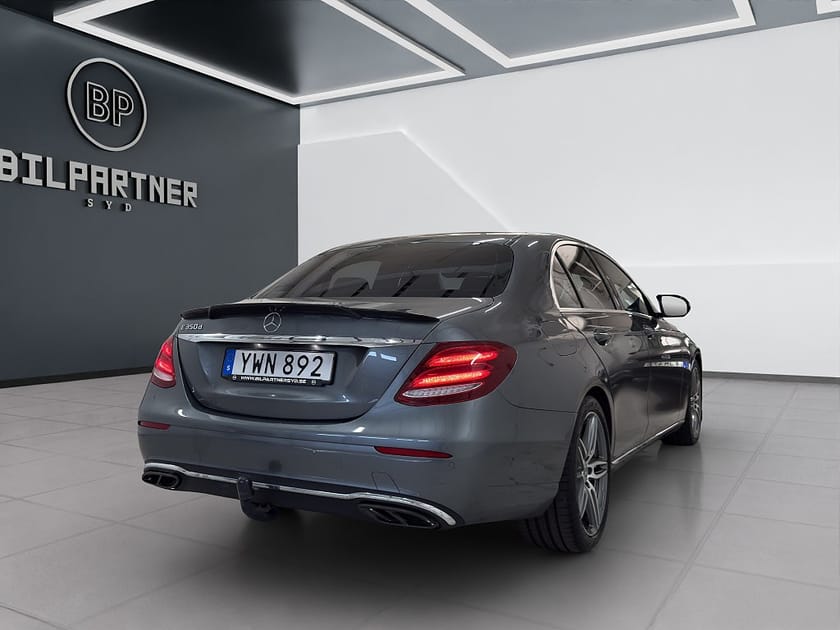 Bild 4 av Mercedes-Benz E 350 d 9G-Tronic/Wide-Screen/Burmeist/Navi/B-Kam/Drag