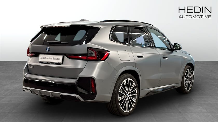 Bild 2 av BMW iX1 xDrive30 Innovation M Sport Business Drag 360°