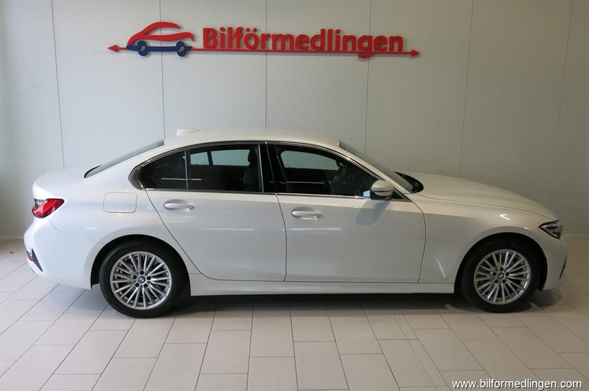 Bild 2 av BMW 330e Sedan 330 292hk Luxury Line Navi V-Hjul