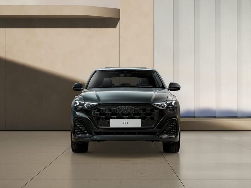 Bild 2 av Audi Q8 60 TFSI e quattro SUV 490 HK TIPTRONIC