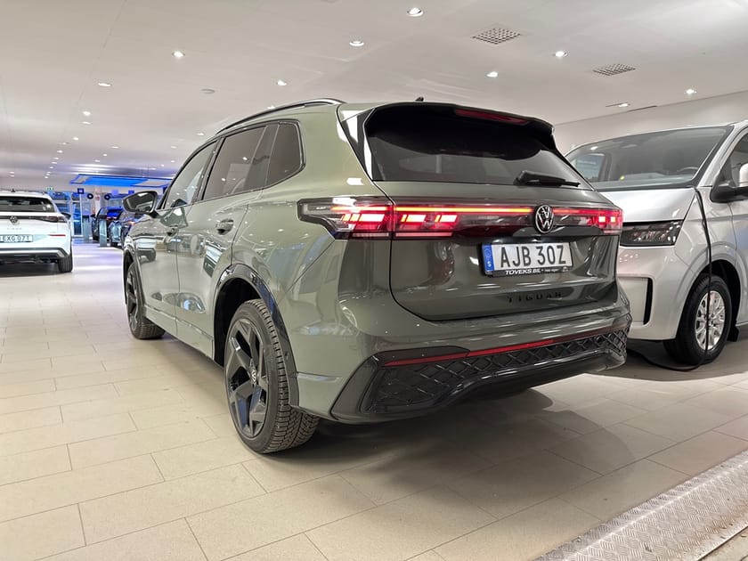 Bild 3 av Volkswagen Tiguan eHybrid R-Line Black Style HeadUp|Keyless|Kamera