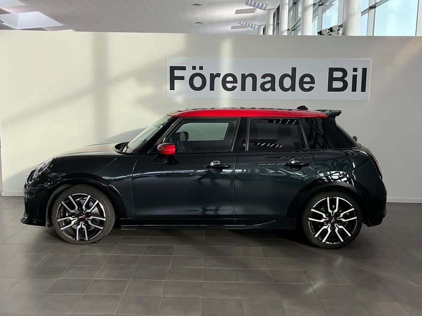 Bild 3 av MINI Cooper S JCW 5 dr Panorama HUD H/K Paket XL Komfortöppning