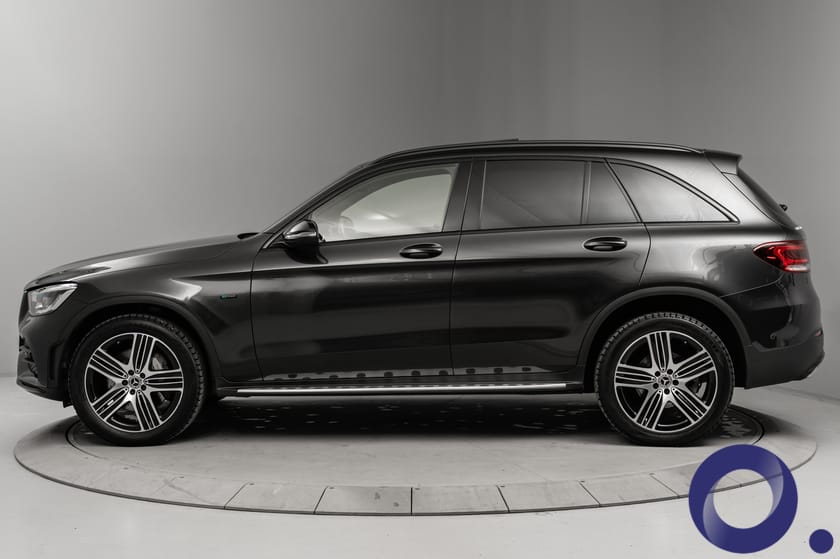 Bilde 2 av Mercedes-Benz GLC 300 de 4MATIC 300de ///AMG | Nattpakke | Hengerfeste