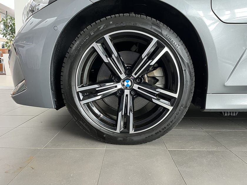 Bild 4 av BMW 330e xDrive Sedan