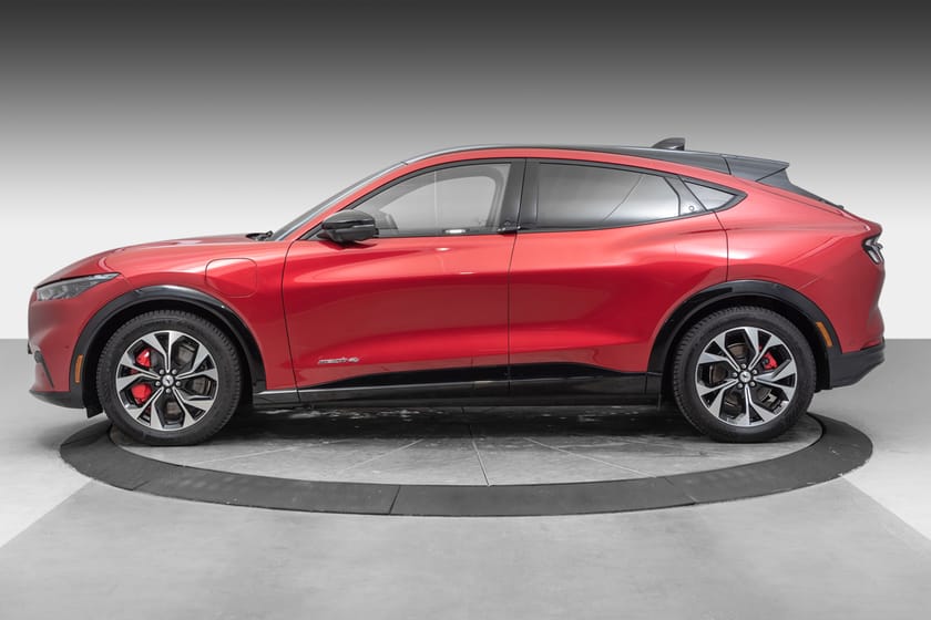 Bilde 2 av Ford Mustang Mach-E Standard Range AWD LAV-KM Soltak/ B&O Lyd/ DAB/ BT+++