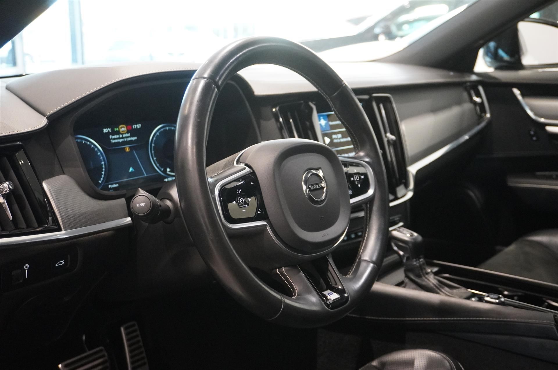 Volvo V90 T4 R-Design 2020, bild 2/10