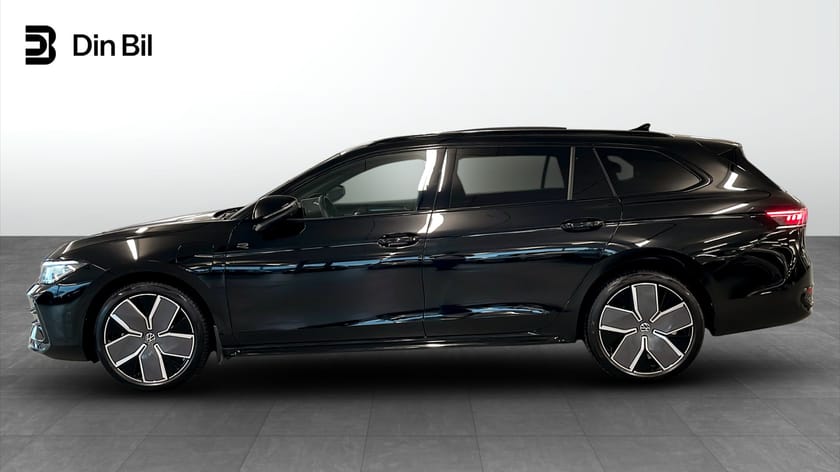 Bild 2 av Volkswagen Passat Variant eHybrid 1.5 TSI 272HK DSG R-Line / Pano & Drag