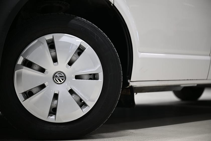 Bild 3 av Volkswagen Transporter Chassi Dubbelhytt 2.0 TDI 102HK Dubbelhytt|5-Sits|Flak|Tippflak|Tipp|Moms