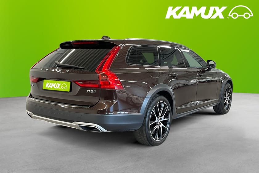 Bild 4 av Volvo V90 Cross Country D5 Polestar Opti AWD Inscription Pro Pano Kamera B&W GRILL PÅ KÖPET HuD BLIS Drag