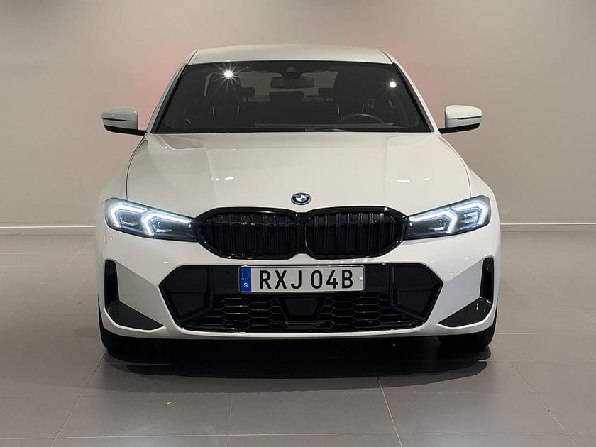 Bild 2 av BMW 330e xDrive Sedan