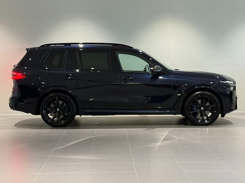 Bild 3 av BMW X7 M60i xDrive M Sport Pro Panorama Drag H/K Värmare 22"