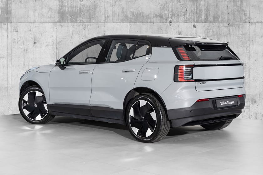 Bilde 2 av Volvo EX30 Twin Motor Performance AWD Plus - H&K lydanlegg/ Varmepumpe/ Ryggekamera