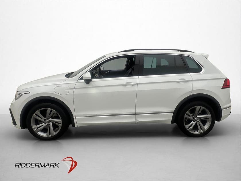 Bild 4 av Volkswagen Tiguan eHybrid R-Line Kamera Drag Cockpit CarPlay