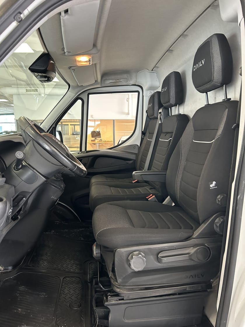 Bild 3 av Iveco Daily 35-140 Van 2.3 JTD Hi-Matic 136hk