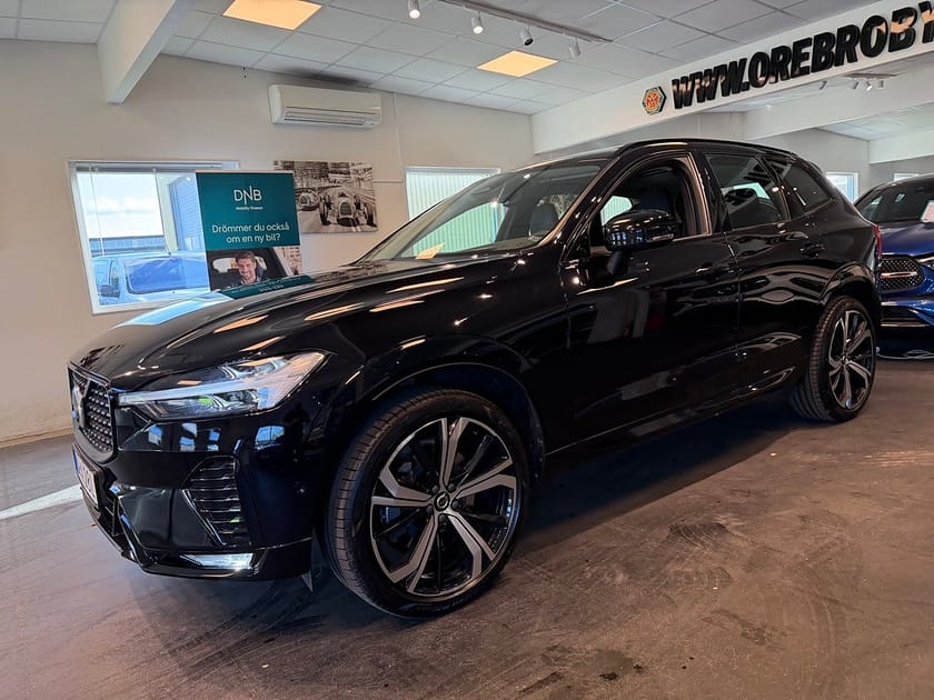 Bild 2 av Volvo XC60 B5 AWD Mildhybrid Ultimate Dark Drag H/K Pano HUD UNIK