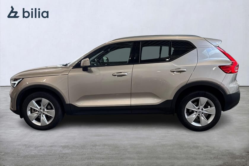 Bild 3 av Volvo XC40 B4 FWD Bensin Core SE II Mörkt tonade rutor