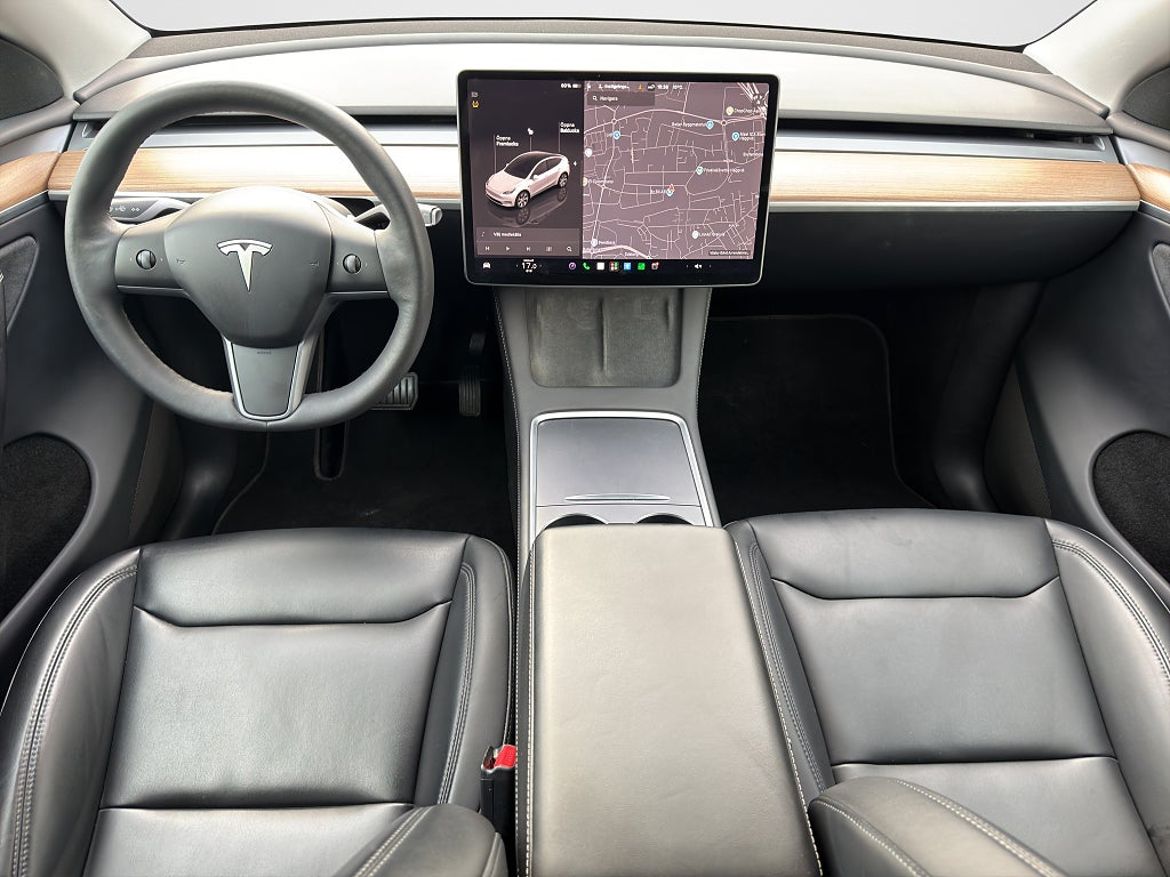 Tesla Model Y Long Range AWD, bild 11 av 18