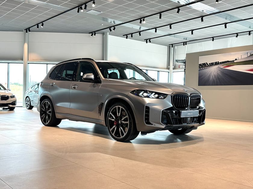 Bild 3 av BMW X5 xDrive50e M Sport Pro D/A Pro Sky Lounge Drag Massage