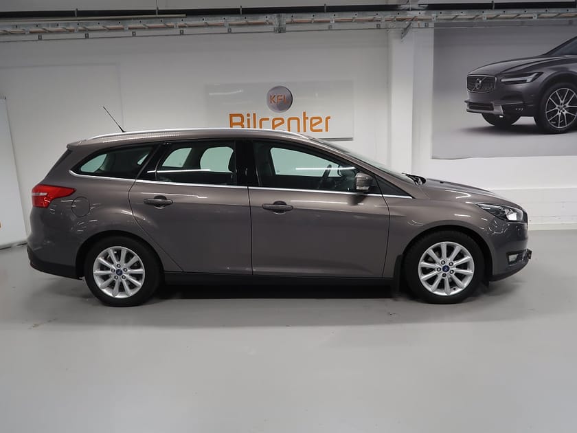 Bild 5 av Ford Focus Kombi 1.0 Titanium V-Däck ingår Dragkrok-Motorvärmare-B