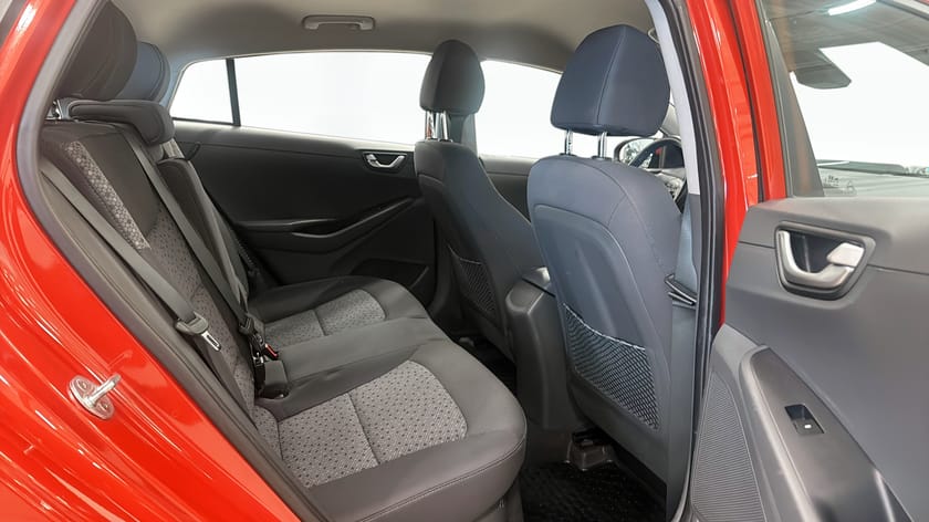 Bild 5 av Hyundai Ioniq Plug-in 1.6 + 8.9 kWh (164hk) PREMIUM / NAVI
