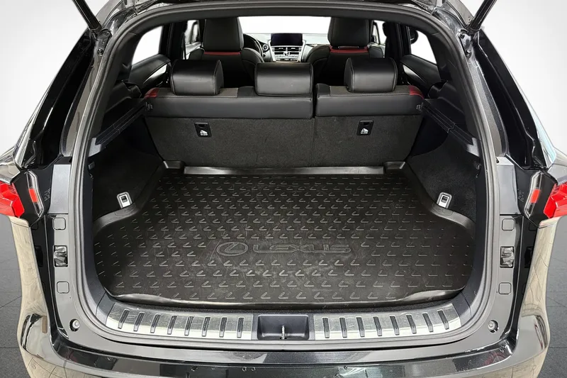 Lexus NX 300h AWD bilde 7