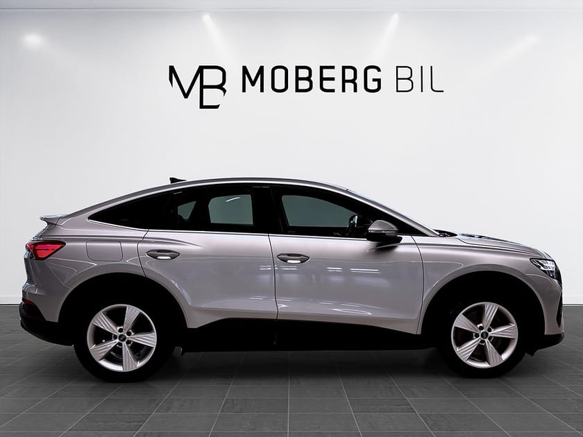 Bild 4 av Audi Q4 45 Sportback e-tron quattro Proline Comfort Navi Drag