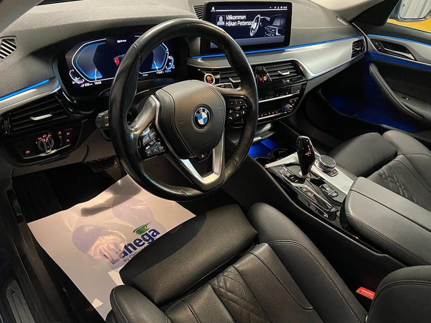 Bild 3 av BMW 530e xDrive Touring 292hk Plug-in Hybrid Drag Navi Skinn